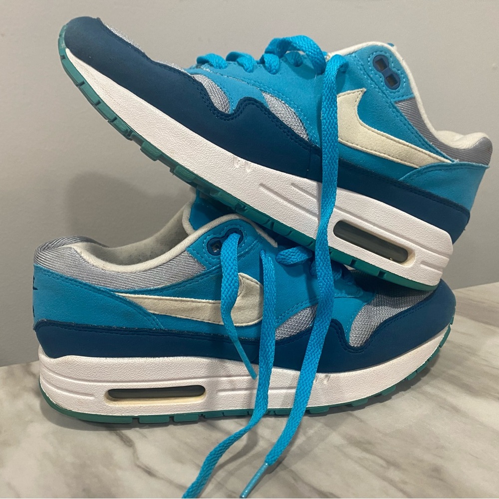 Nike Kids Teal and White Sneakers